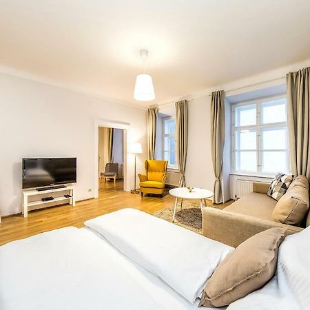Beautiful City Apartment At Famous Ballgasse Wina Bagian luar foto