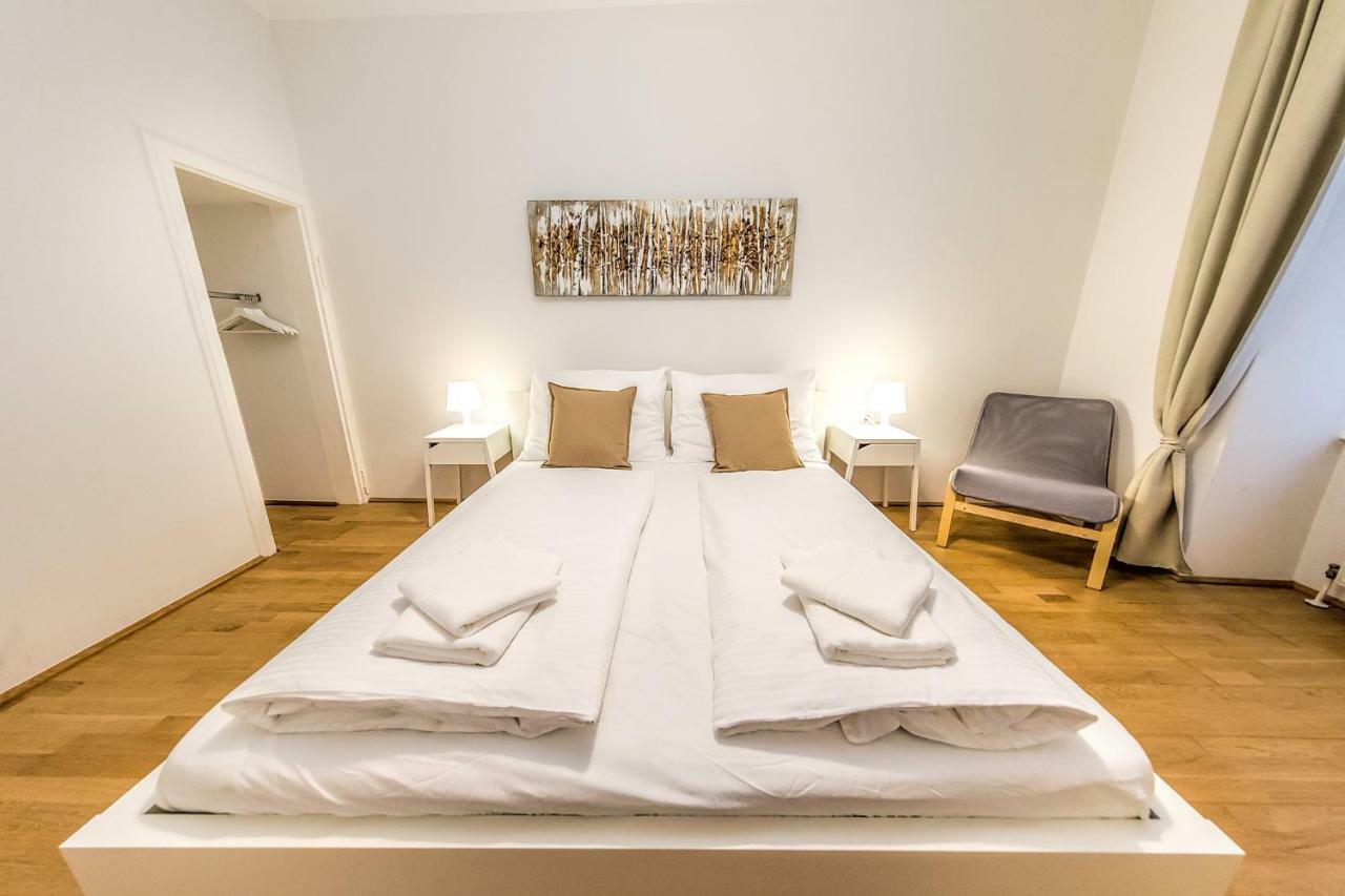 Beautiful City Apartment At Famous Ballgasse Wina Bagian luar foto