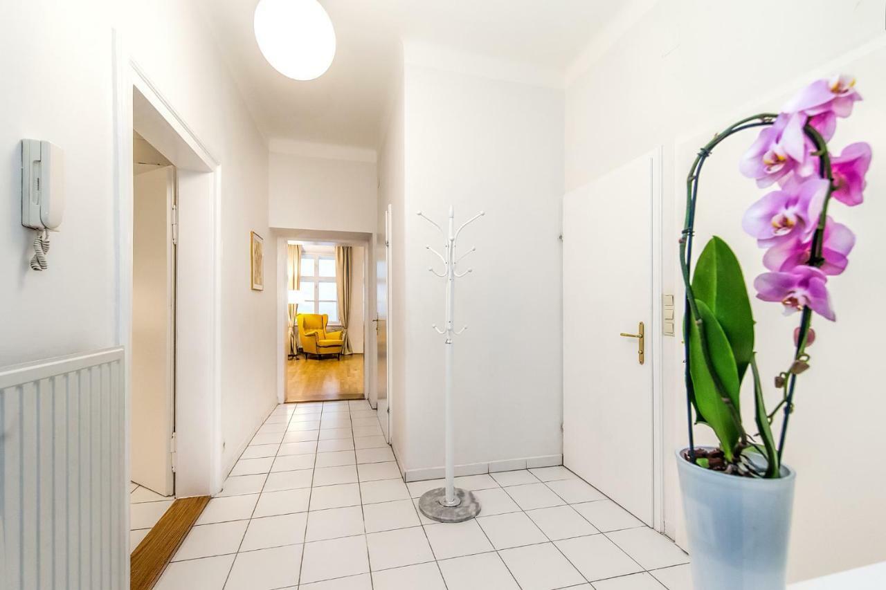 Beautiful City Apartment At Famous Ballgasse Wina Bagian luar foto